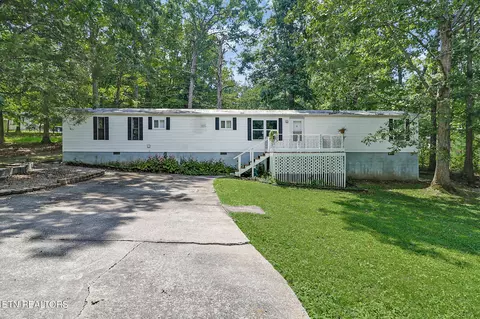 106 Avon Ln, Crossville, TN 38558