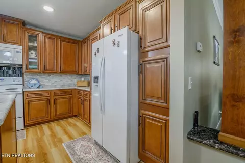 Kitchen - 3399 SE Brown Bridge Rd, Dalton, GA 30720 photo 5 of 5