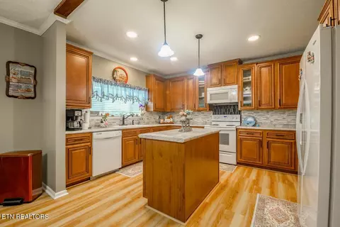 Kitchen - 3399 SE Brown Bridge Rd, Dalton, GA 30720 photo 1 of 5