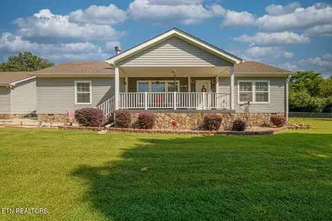 Exterior - 3399 SE Brown Bridge Rd, Dalton, GA 30720 photo 2 of 17