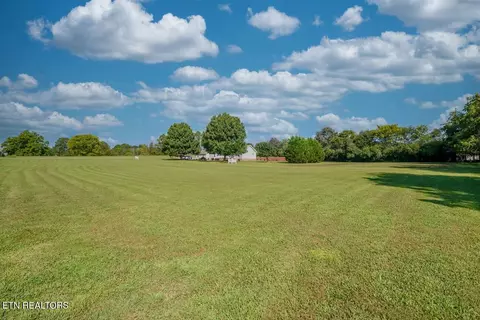 Exterior - 3399 SE Brown Bridge Rd, Dalton, GA 30720 photo 13 of 17