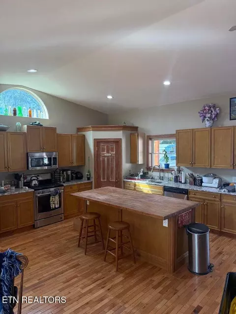Kitchen - 103 Stooping Oak Rd, Dunlap, TN 37327 photo 1 of 2