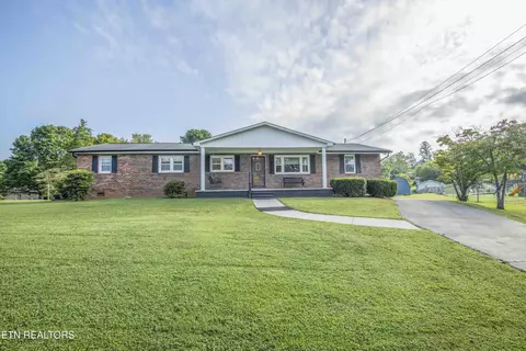151 Selma St, Lenoir City, TN 37771