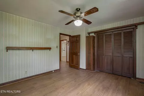 Bedroom - 1309 Gamble Dr, Heiskell, TN 37754 photo 2 of 5
