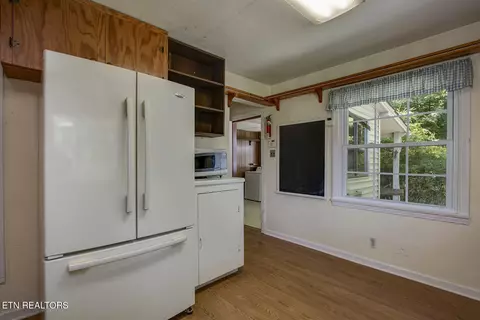 Kitchen - 1309 Gamble Dr, Heiskell, TN 37754 photo 3 of 4