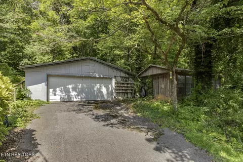Exterior - 1309 Gamble Dr, Heiskell, TN 37754 photo 6 of 7