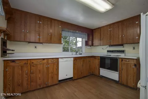 Kitchen - 1309 Gamble Dr, Heiskell, TN 37754 photo 2 of 4