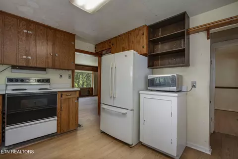 Kitchen - 1309 Gamble Dr, Heiskell, TN 37754 photo 4 of 4