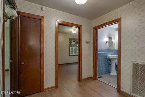 Entry Way - 1309 Gamble Dr, Heiskell, TN 37754 photo 4 of 5