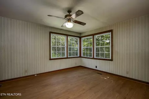 Bedroom - 1309 Gamble Dr, Heiskell, TN 37754 photo 1 of 5