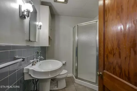 Bath - 1309 Gamble Dr, Heiskell, TN 37754 photo 2 of 2