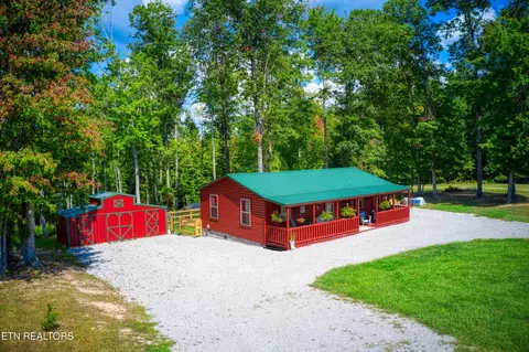706 End Of Trail Ln, Allardt, TN 38504