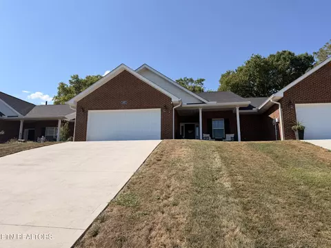 1032 Patriots Lndg, Dandridge, TN 37725