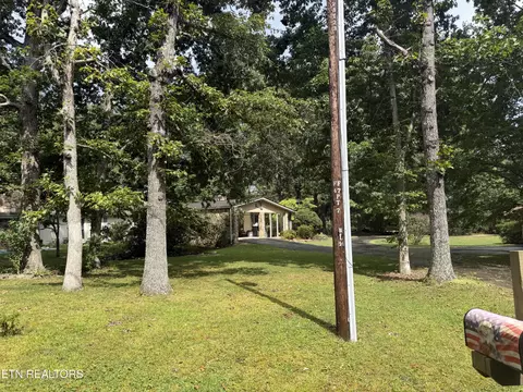 18 Lake Forest Ln, Crossville, TN 38558