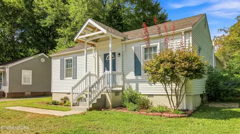 2340 Boxwood Ln, Knoxville, TN 37917