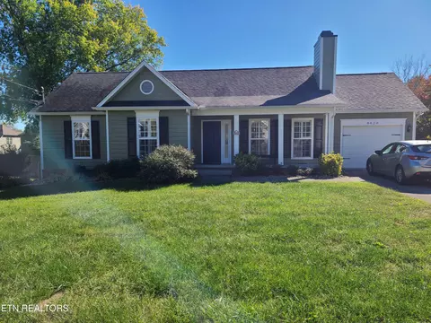 8820 Ryegate Dr, Knoxville, TN 37922