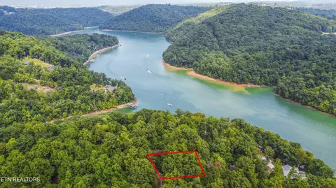 S Shorewood Lane, Caryville, TN 37714