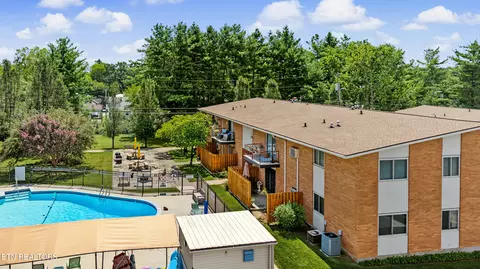 3104 N Broadway St #B16, Knoxville, TN 37917