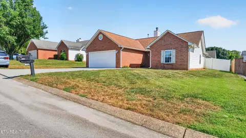1334 Treyvista Ct, Maryville, TN 37803