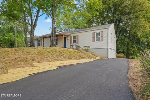 5828 NEldridge Rd, Knoxville, TN 37918