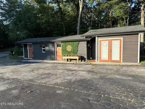 3759 Dunbar Rd, Crossville, TN 38572