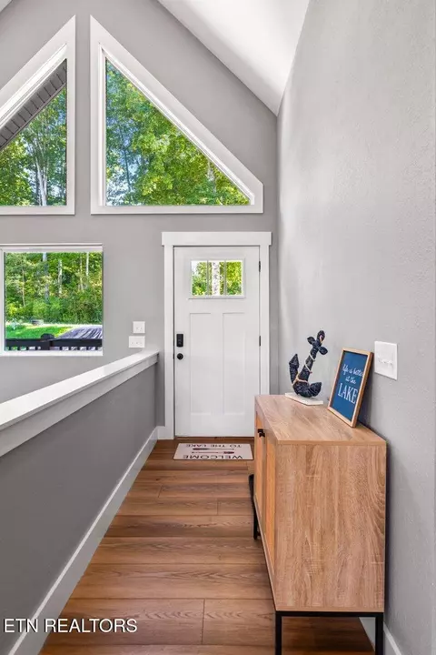 Entry Way - 133 Pool Dr, La Follette, TN 37766 photo 2 of 5