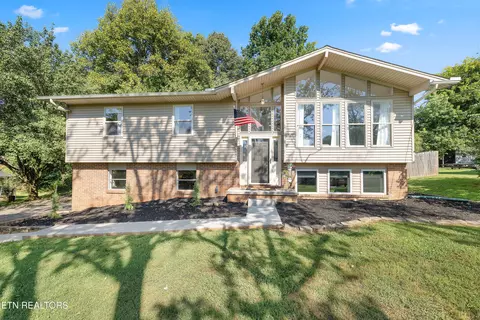 12027 Midhurst Dr, Knoxville, TN 37934