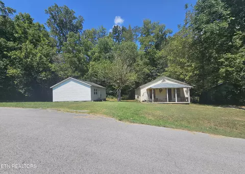 309 King Dr, Harriman, TN 37748