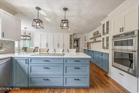 Kitchen - 331 E Chestnut Hill Rd, Townsend, TN 37882 photo 4 of 6