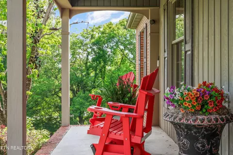 Exterior - 331 E Chestnut Hill Rd, Townsend, TN 37882 photo 3 of 6
