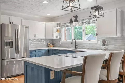 Kitchen - 331 E Chestnut Hill Rd, Townsend, TN 37882 photo 2 of 6