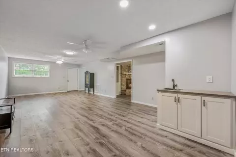 Living - 331 E Chestnut Hill Rd, Townsend, TN 37882 photo 1 of 5