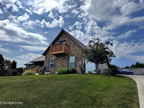 1807 Grey Ridge Rd, Maryville, TN 37801