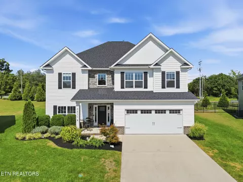 8411 Creek Valley Ln, Knoxville, TN 37931