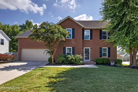828 Paxton Dr, Knoxville, TN 37918