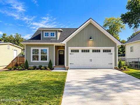 1222 NW Mercer St, Knoxville, TN 37921