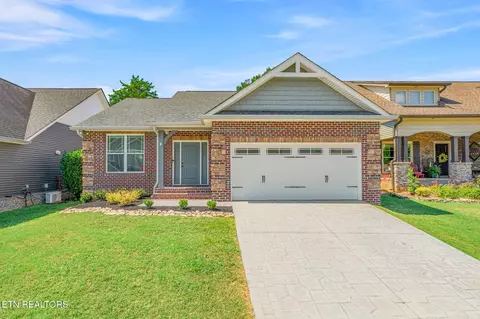 2721 Clay Top Ln, Knoxville, TN 37912