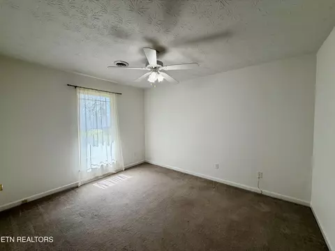 Bedroom - 7722 Cotton Patch Rd, Corryton, TN 37721 photo 5 of 6