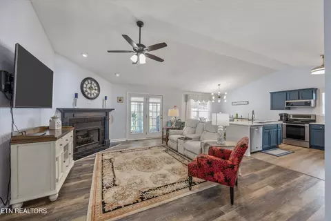 2915 Sunlit Terrace Rd, Knoxville, TN 37938