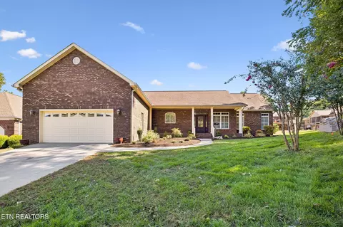 1422 Tainan Dr, Maryville, TN 37804