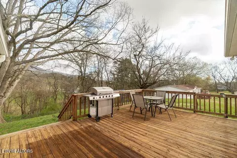 Exterior - 254 Mountain Rd, Luttrell, TN 37779 photo 2 of 4