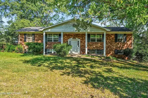 1208 Scenic Hill Dr, Louisville, TN 37777