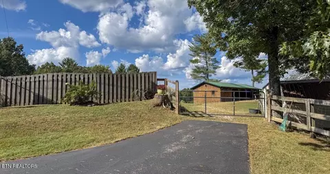 Exterior - 2334 Litton Rd, Oneida, TN 37841 photo 11 of 18