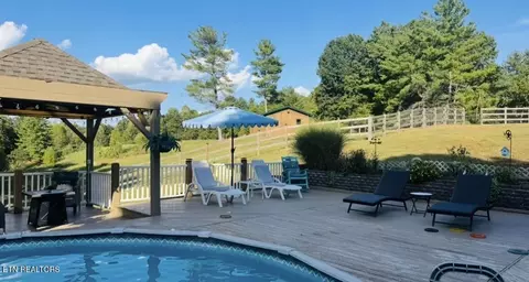 Exterior - 2334 Litton Rd, Oneida, TN 37841 photo 5 of 18