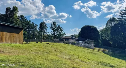 Exterior - 2334 Litton Rd, Oneida, TN 37841 photo 16 of 18