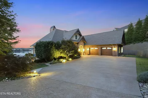 2137 Majestic Cir, Dandridge, TN 37725