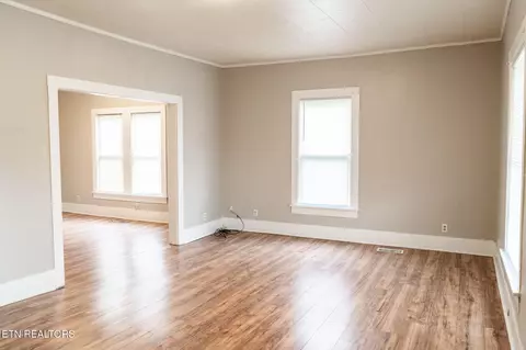 407 W Wheeler St, Rockwood, TN 37854