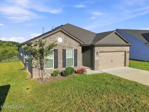 3509 Crimson Cir, Maryville, TN 37801