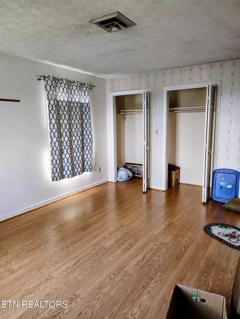 Bedroom - 172 Ridgefield Rd #SW, Wise, VA 24293 photo 4 of 7