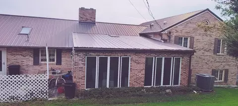 Exterior - 172 Ridgefield Rd #SW, Wise, VA 24293 photo 4 of 9